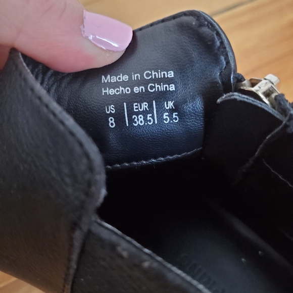 Ankle boots - Picture 3 of 3